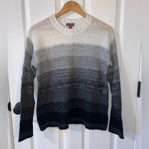Vince Camuto Sweater size S.